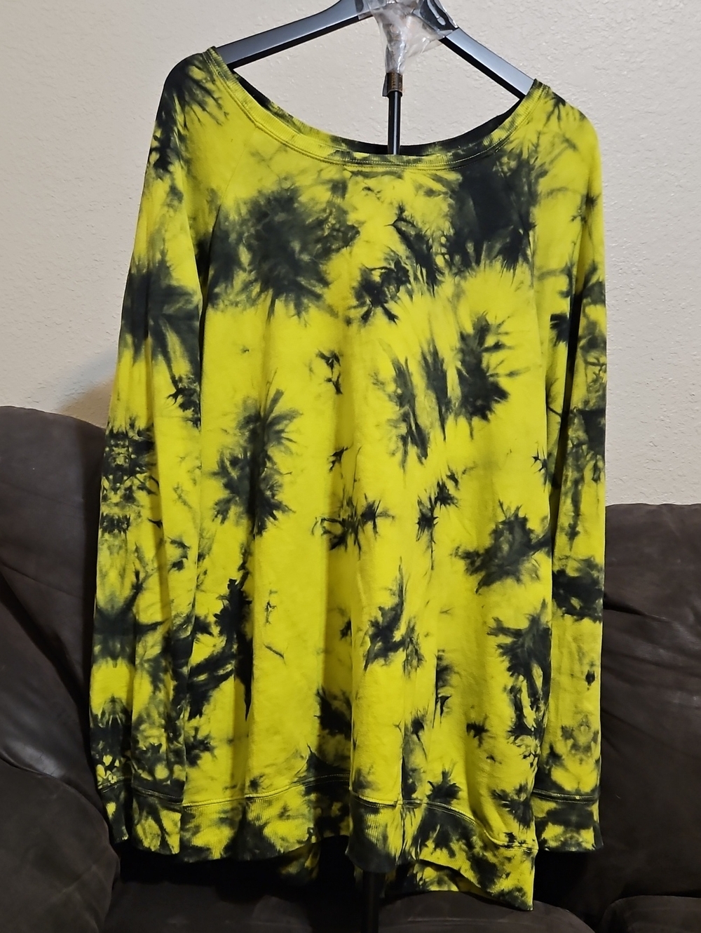 torrid Yellow & Black Tie-Dye Pullover Sweatshirt
